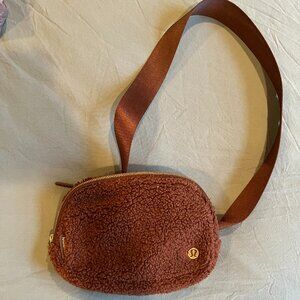 Lululemon Everywhere Belt Bag (Fleece)